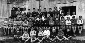 1930-Scuole-elementari-seconda-fila-quarto-da-sx-Alfo-Goldoni-detto-Elfo-gent.conc_.Maurizio-Goldoni