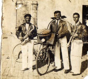 Ermes Campagnoli, Natale Greco, Eusebio Soriani con la bicicletta