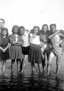 1940-Amici-sul-fiume-Secchia-gent.conc_.Sergio-Pollastri