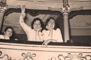 1957-Veglione-di-Carnevale-al-Teatro-Nuovo-Irene-Ribuoli-e-Marta-Slivestri-Gent.conc_.Cristina-Francia