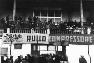 1976-Calcio-Mirandolese-i-fans-del-Rullo-Compressore-Gent.conc_.Alberto-Bombarda