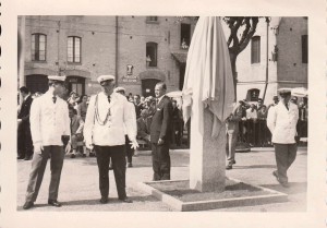 1963-Inaugurazione-monumento-a-G.Pico-gent.conc_.-Giorgio-Amadelli