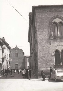 1979-Mirandolesi-verso-la-Chiesa-del-Gesù