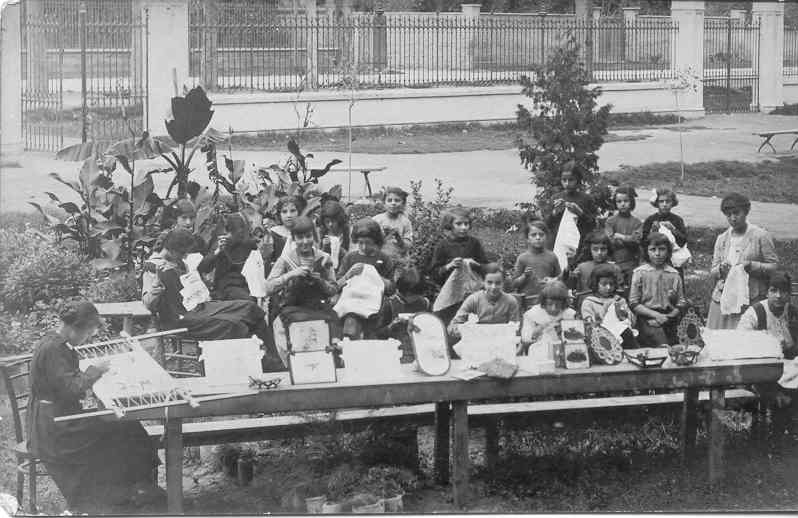 1915 Scuole elementari scuola femminile di lavoro