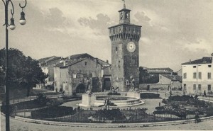 La splendida "Torre dei Modenesi" detta anche dell'Orologio. Risaliva al 1212 - Ora distrutta dal terremoto del 2012