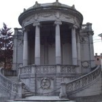 Monumento_ai_caduti_a_San_Felice_sul_Panaro_MO-478x580