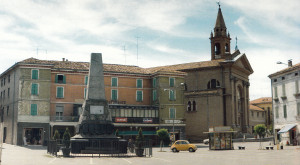 Il monumento nel 1969 Foto Nelson, Cavezzo.