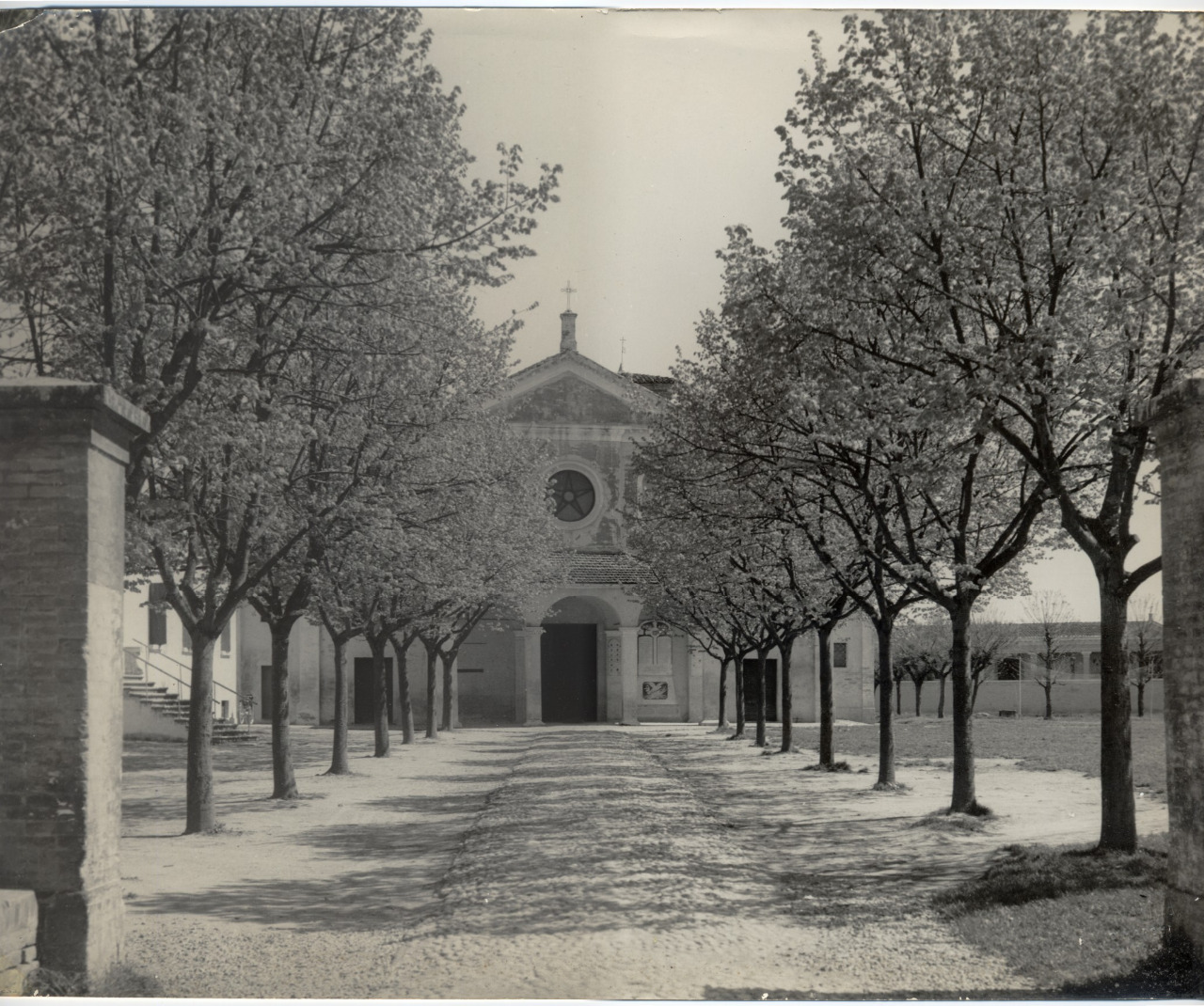 Chiesa_di_San_Michele_Arcangelo_(Cividale_di_Mirandola_-_1950)