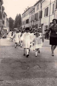 1968-Scuole-elementari-Primo-giorno-di-scuola-gent.conc_.-AnnamariaCosta-