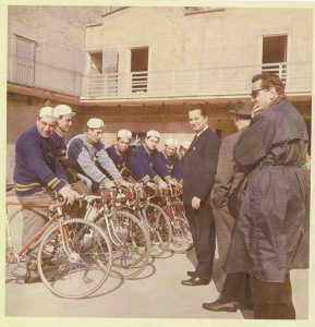 1957-Società-ciclistica-Salumificio-Montorsi