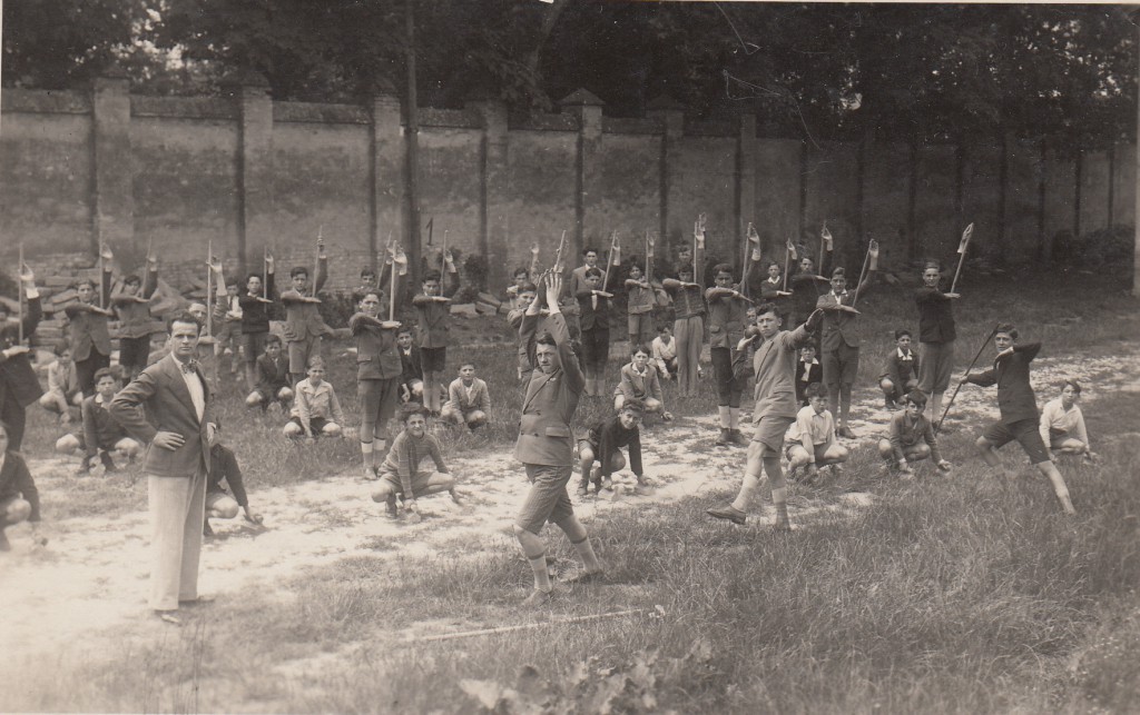 Esercizi ginnici maschili al campo sportivo 1932 3_NEW