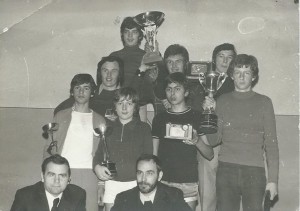 1975-Premiazione-torneo-di-ping-pong-gent.conc_.-Paolo-Diazzi
