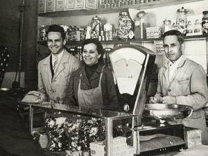 1950-Forno-Ferrari-Mario-Elda-e-Giuseppe-Gent.conc_.-Antonella-Ferrari