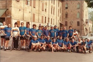 1990-Cicloamatori-Mirandola-La-squadra-Ivo-Panzani-1