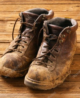 depositphotos_88372914-stock-photo-brown-muddy-boots