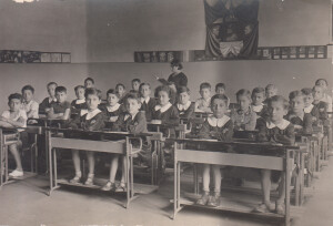 1935-Scuole-elementari-Primo-a-dx-Vittorio-Comini-Gent.conc_.Laura-Comini