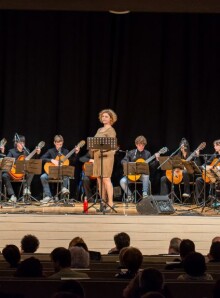 Young Guitar Orchestra e Irene Guadagnini